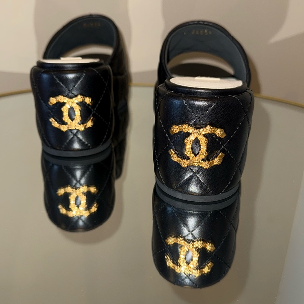 CHANEL 24P Dad Quilted Leather Platform Wedge CC interlocking slides mules 37.5 - Picture 11 of 17